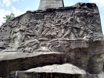 广州起义战斗场面浮雕