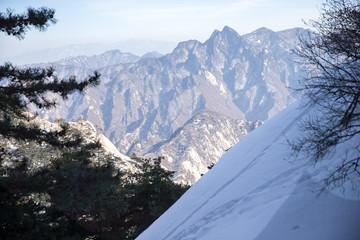 华山雪景