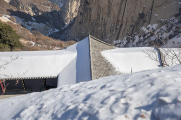 华山雪景