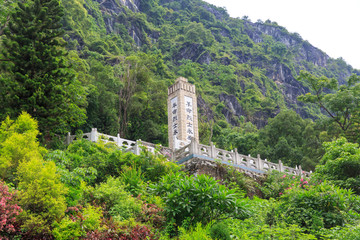 灵山六峰山景区烈士纪念碑