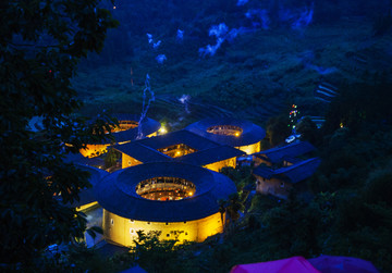 田螺坑土楼群夜景