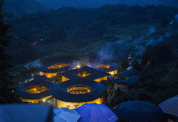 田螺坑土楼群夜景