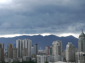 城市暴风雨