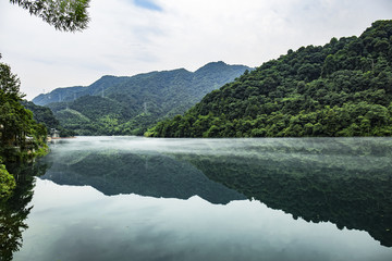 小东江晨雾