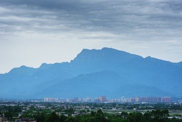 峨眉山