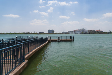 上海迪斯尼心愿湖码头
