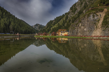 天山大峡谷风光