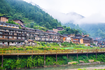 云雾苗寨田野