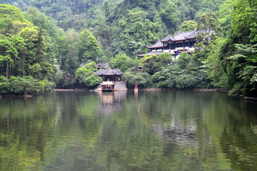 青城山月城湖