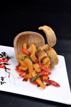 一條無(wú)骨的魚