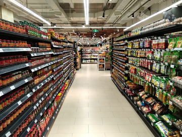 超市货架调味品区