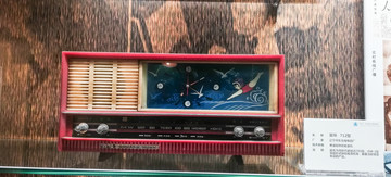 老式收音机双环712型