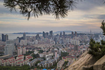 山东青岛崂山浮山俯瞰青岛市区