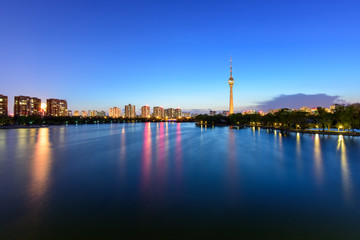 玉渊潭八一湖中央电视塔夜景