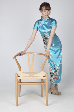 傳統(tǒng)復(fù)古旗袍