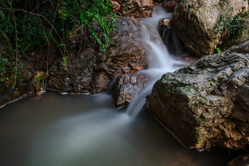 小溪水