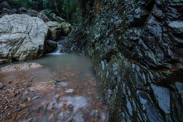 小溪水