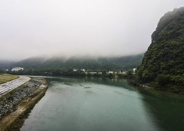 秋浦河风光