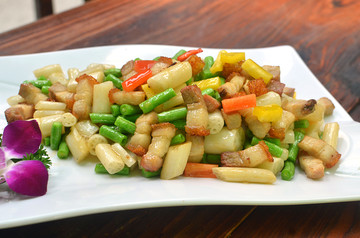 豆角藕尖炒火腩