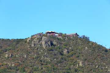 秋季的北京香山香炉峰紫烟亭