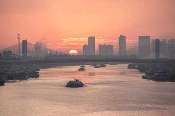 运河日出