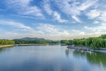 青州南阳湖蓝天白云风景