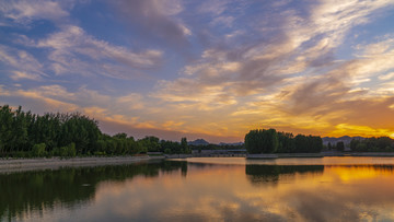 晚霞湖景