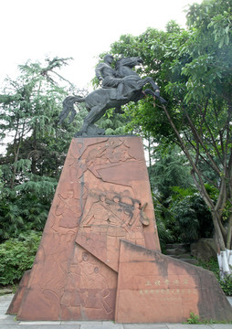 王铭章雕像