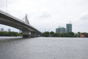 跨河大桥