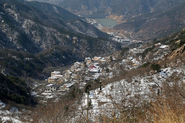 山东青岛寨上崂山雪景