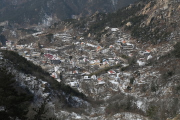 山东青岛寨上崂山雪景