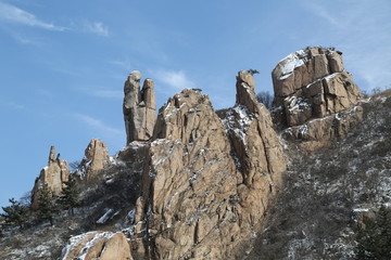 山东青岛寨上崂山雪景