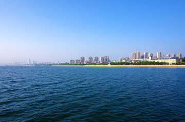 烟台滨海城市风光