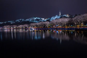 杭州西湖雪后夜景