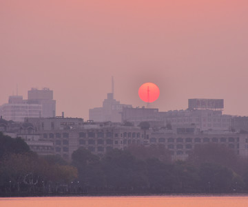 西湖日出