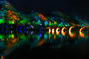 安顺虹山湖公园夜景