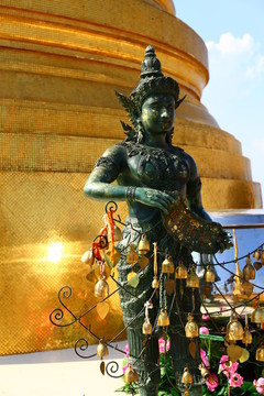 泰国佛塔古雕塑