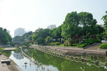 公园小河