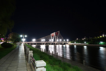 公园夜景大桥