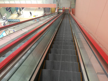 机场扶梯