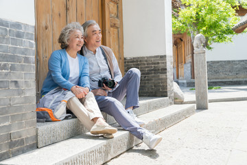 老年夫妻旅游