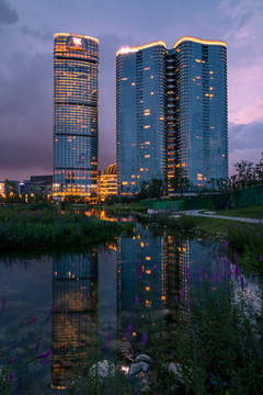 银泰中心夜景