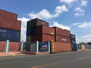 山东青岛港集装箱