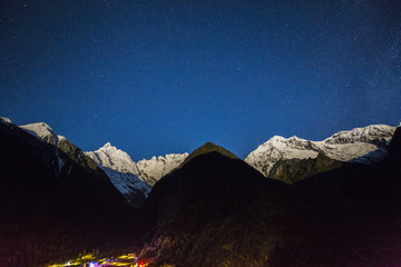 雨崩村夜色星空