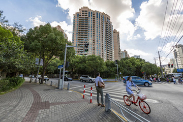 长宁区天山路街景