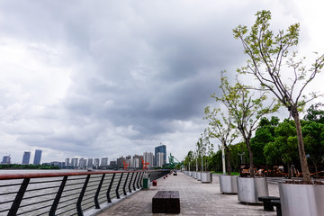 台风安比到来之前的上海