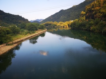 秋浦河畔