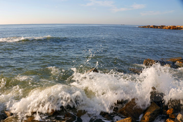 日出海浪