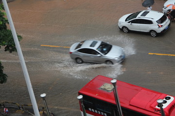 水浸马路