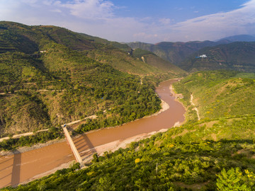 航拍玉溪世界第一高桥旅游风景区